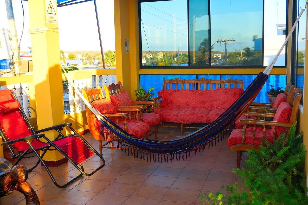 Tintorera Guest House Puerto Ayora  Exterior foto